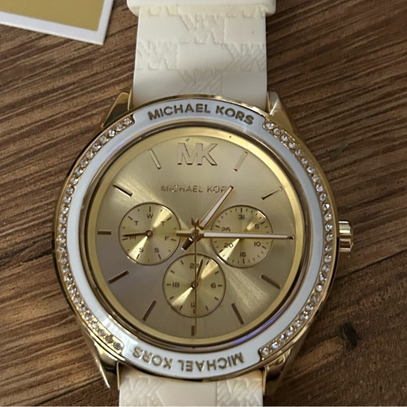 Michael Kors Gold & White Watch - Picture 3 of 5